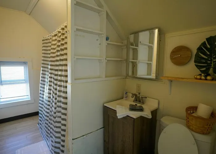 2 Bedroom Near Ndsu And Downtown *