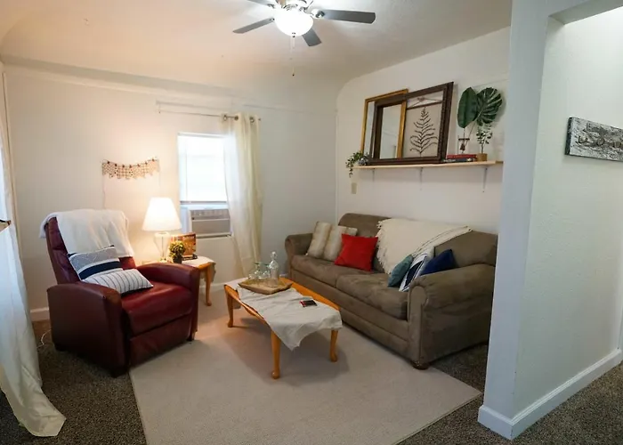 2 Bedroom Near Ndsu And Downtown