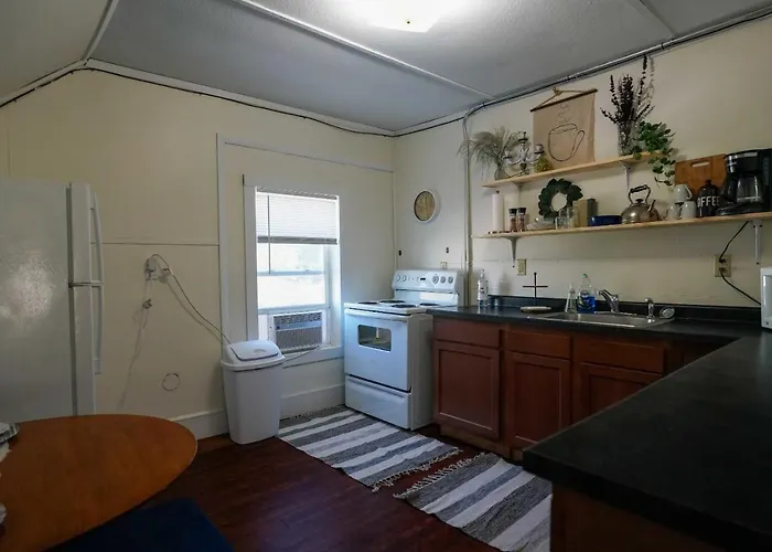 Apartment 2 Bedroom Near Ndsu And Downtown *